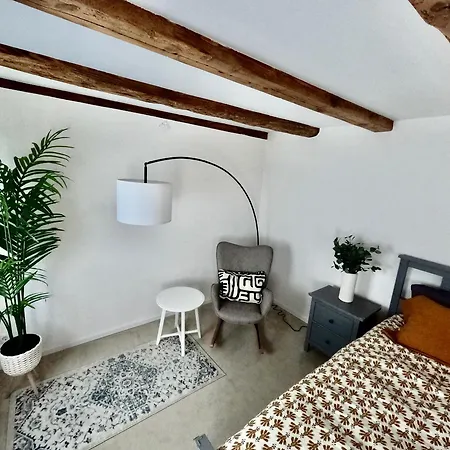 Rouge&friends # Zentrumsnah, Bahnhof, Krankenhaus, Sportzentrum, Familienfreundlich, Terrasse, Garten Lägenhet