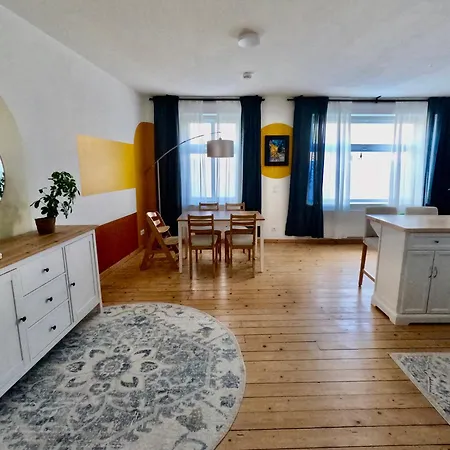 Rouge&friends # Zentrumsnah, Bahnhof, Krankenhaus, Sportzentrum, Familienfreundlich, Terrasse, Garten *