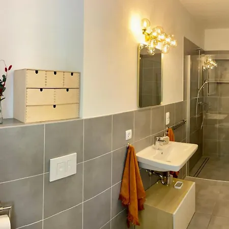 Rouge&friends # Zentrumsnah, Bahnhof, Krankenhaus, Sportzentrum, Familienfreundlich, Terrasse, Garten Lägenhet