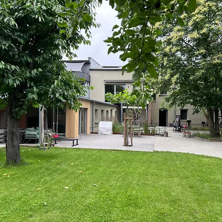 Rouge&friends # Zentrumsnah, Bahnhof, Krankenhaus, Sportzentrum, Familienfreundlich, Terrasse, Garten