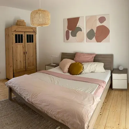 Lägenhet Rouge&friends # Zentrumsnah, Bahnhof, Krankenhaus, Sportzentrum, Familienfreundlich, Terrasse, Garten *