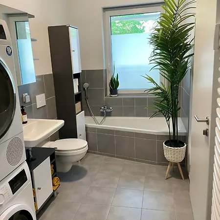 Rouge&friends # Zentrumsnah, Bahnhof, Krankenhaus, Sportzentrum, Familienfreundlich, Terrasse, Garten Lägenhet Cottbus