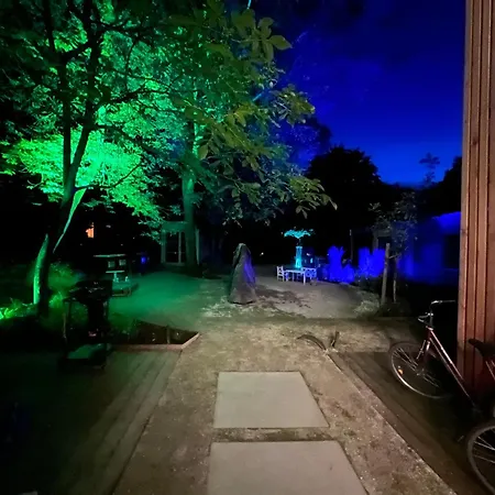 Rouge&friends # Zentrumsnah, Bahnhof, Krankenhaus, Sportzentrum, Familienfreundlich, Terrasse, Garten Lägenhet