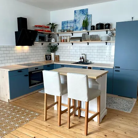 Apartment Rouge&friends # Zentrumsnah, Bahnhof, Krankenhaus, Sportzentrum, Familienfreundlich, Terrasse, Garten