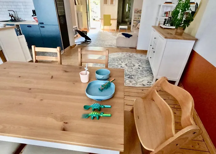 Rouge&friends # Zentrumsnah, Bahnhof, Krankenhaus, Sportzentrum, Familienfreundlich, Terrasse, Garten شقة