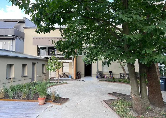 Rouge&friends # Zentrumsnah, Bahnhof, Krankenhaus, Sportzentrum, Familienfreundlich, Terrasse, Garten شقة *